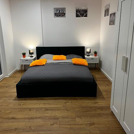 Big City Life Apartments - Bliska Wola Tower A Warsaw Ngoại thất bức ảnh