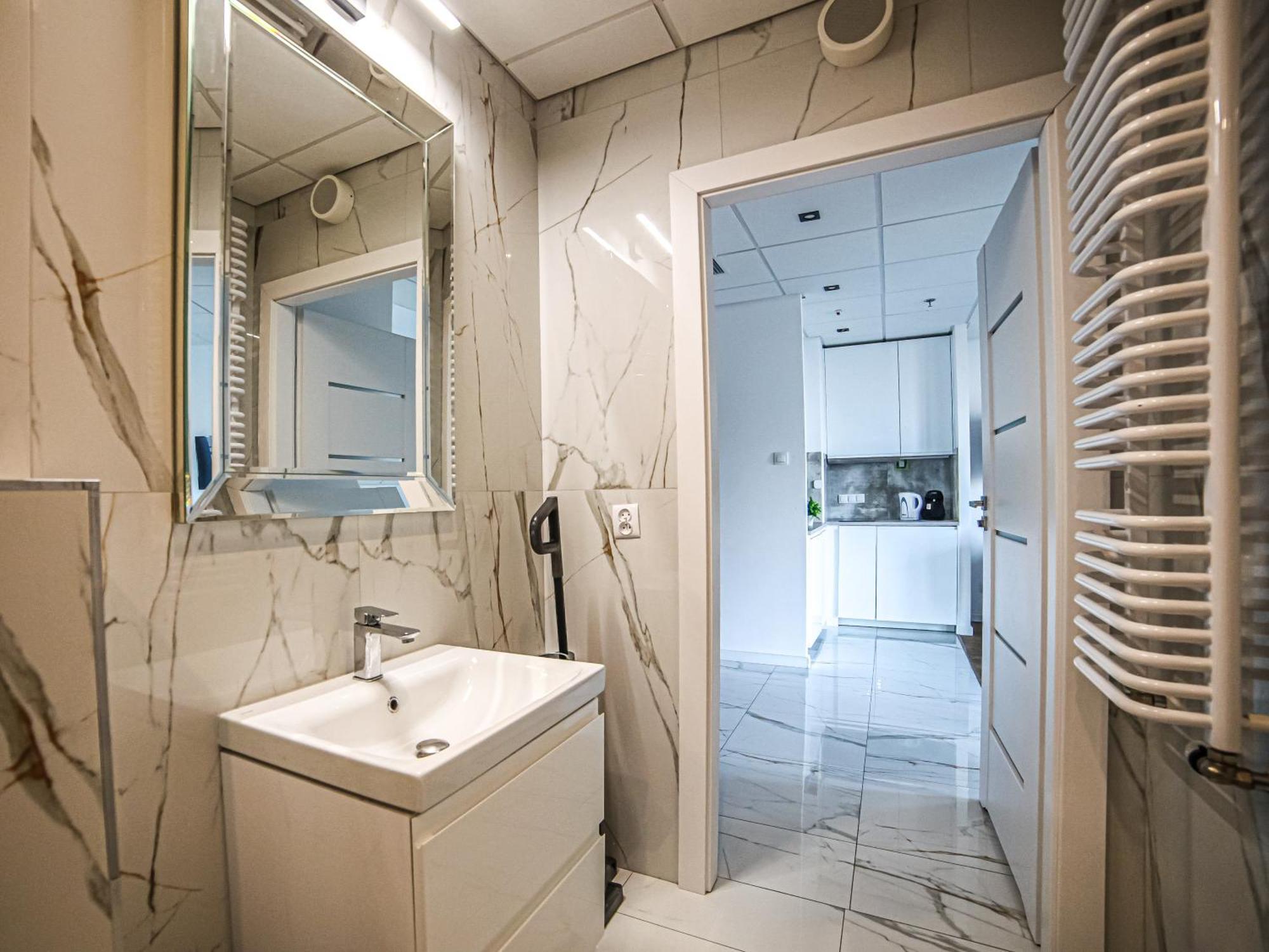 Big City Life Apartments - Bliska Wola Tower A Warsaw Ngoại thất bức ảnh