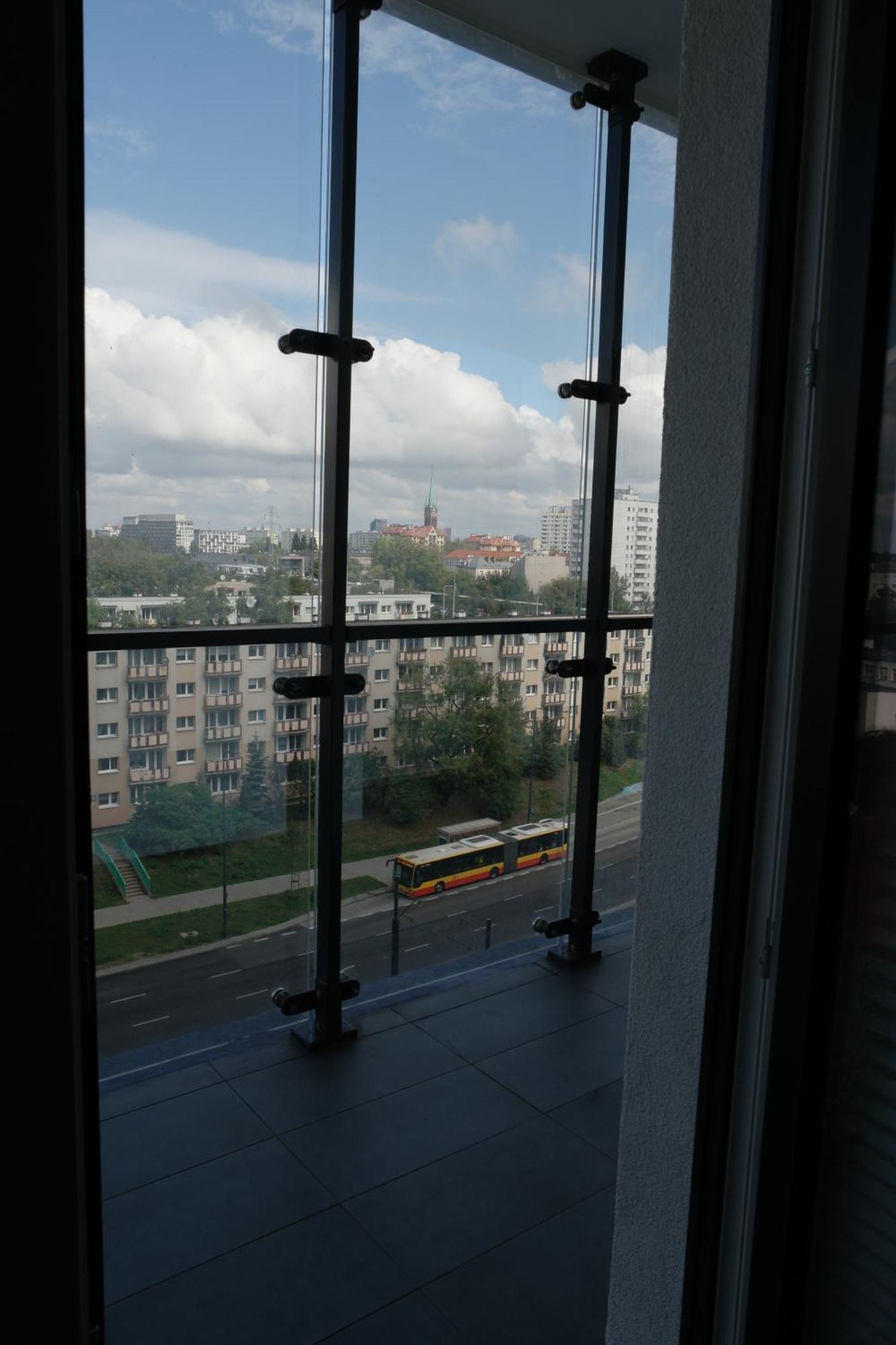 Big City Life Apartments - Bliska Wola Tower A Warsaw Ngoại thất bức ảnh