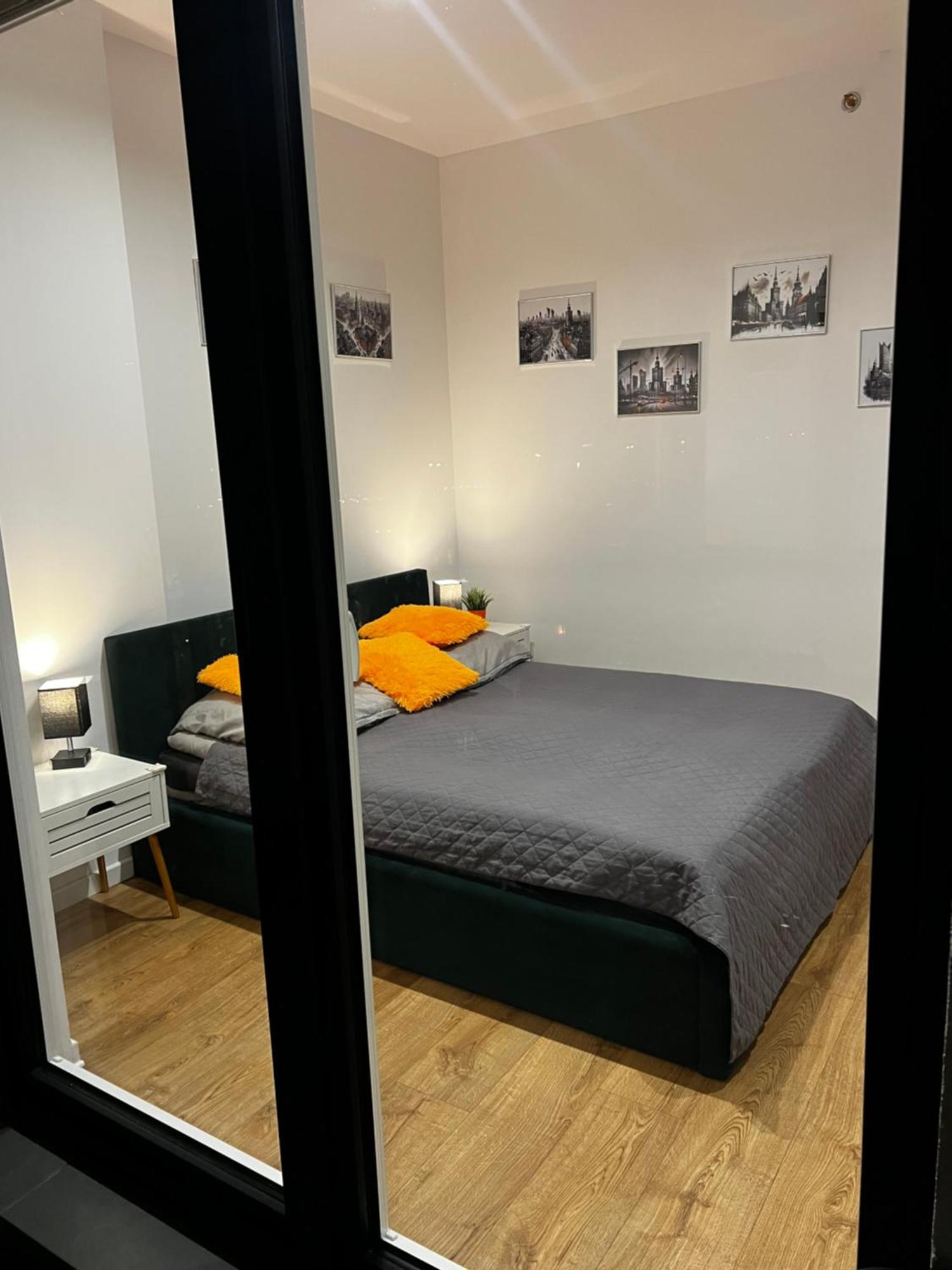 Big City Life Apartments - Bliska Wola Tower A Warsaw Ngoại thất bức ảnh
